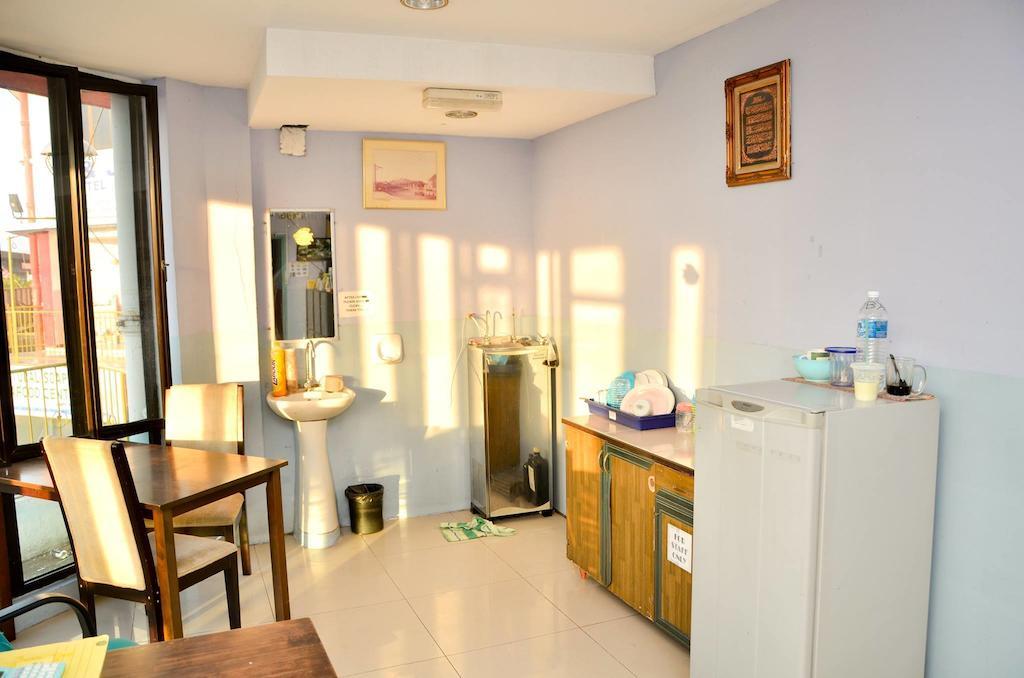 A&J Budget Hotel Кота-Кинабалу Экстерьер фото